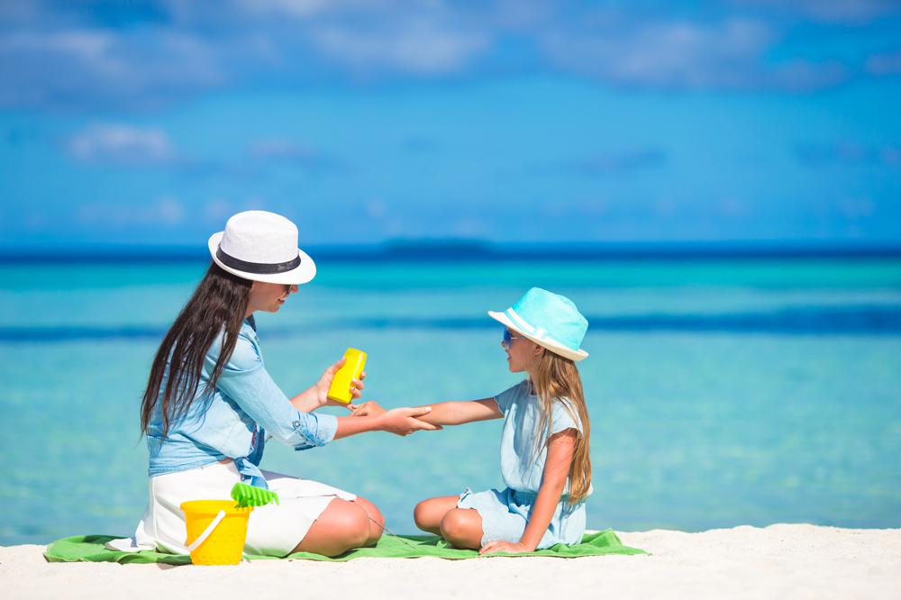 Plage avec son enfant